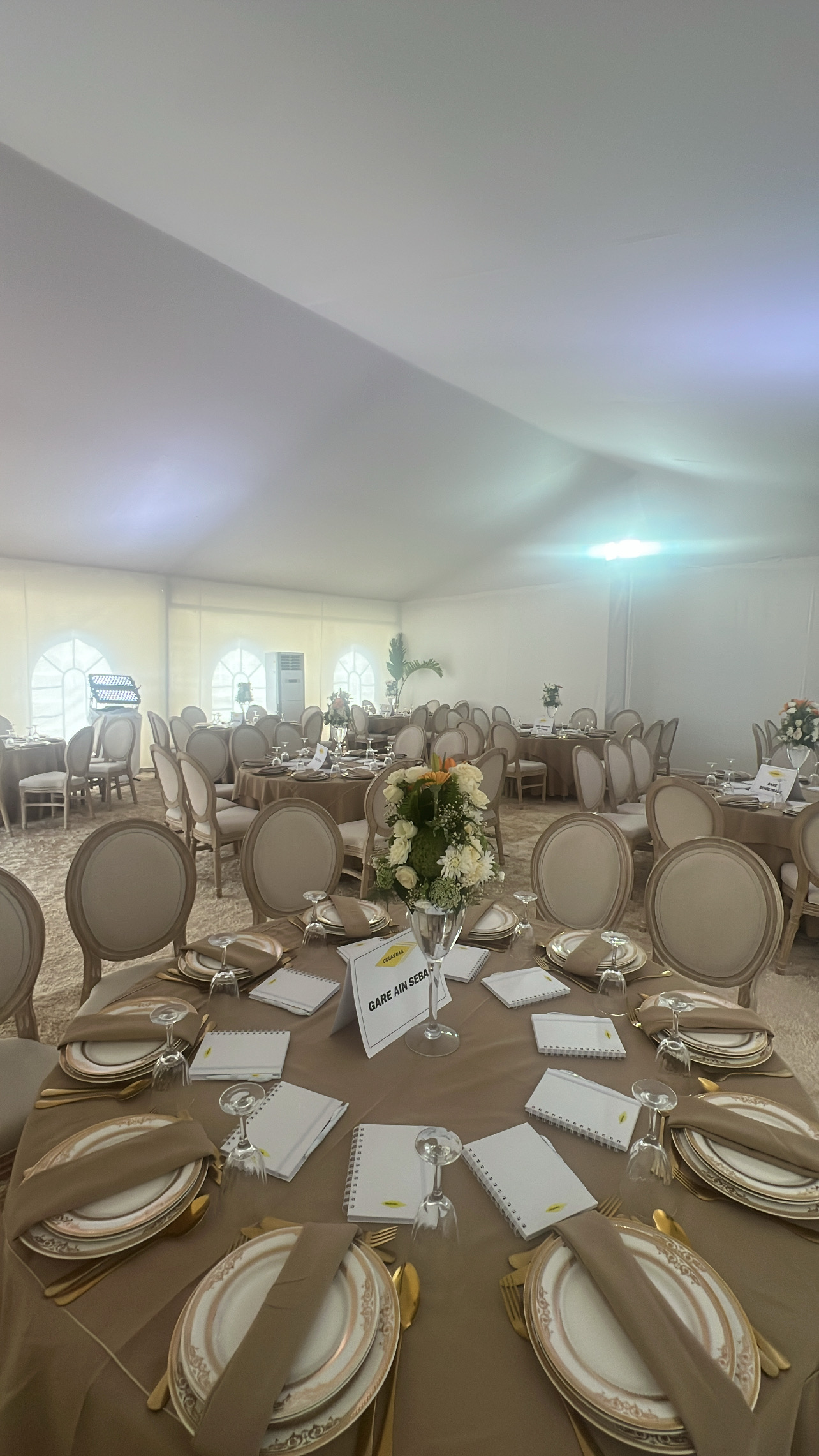 Banquet tent, round tables