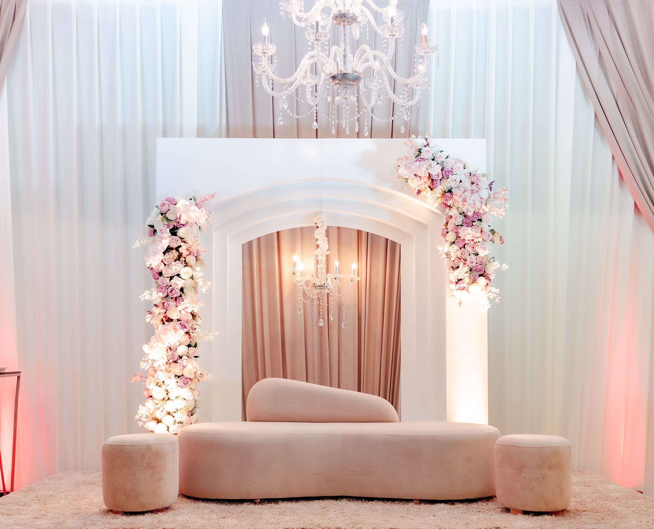 Chandelier lounge stage